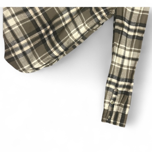 American Eagle Outfitters Black and White Flannel Shirt - Picture 2 of 7